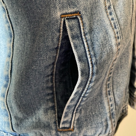 GUESS Denim Jacket Blue Girls 14, Fits Adult XS - Picture 6 of 13